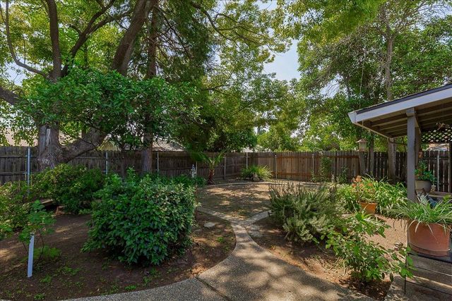 620 Darling Way, Roseville, CA 95678