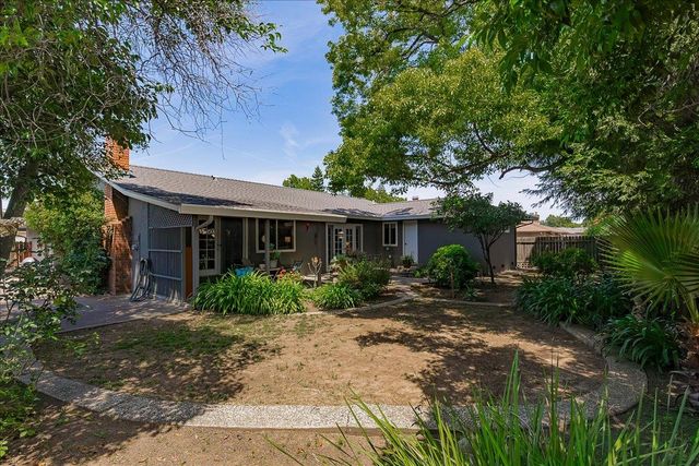 620 Darling Way, Roseville, CA 95678