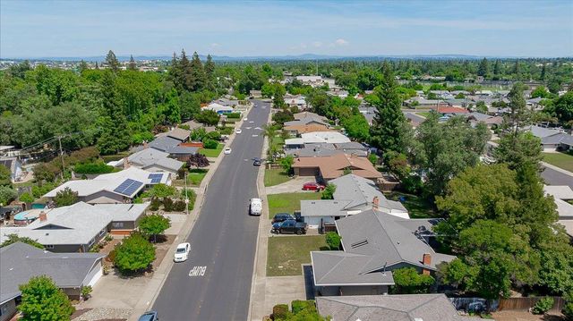 620 Darling Way, Roseville, CA 95678