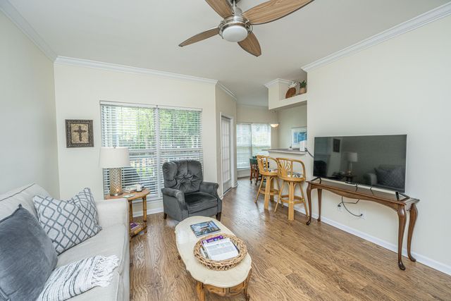 700 Daniel Ellis Dr. Drive 11105, Charleston, SC 29412