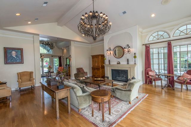 700 Daniel Ellis Dr. Drive 11105, Charleston, SC 29412