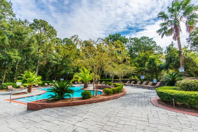 700 Daniel Ellis Dr. Drive 11105, Charleston, SC 29412
