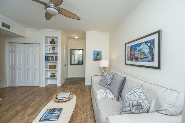 700 Daniel Ellis Dr. Drive 11105, Charleston, SC 29412