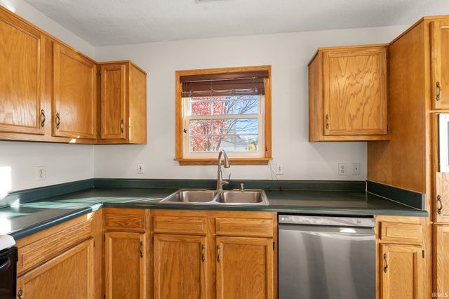 4001 Marlton Drive, Fort Wayne, IN 46818