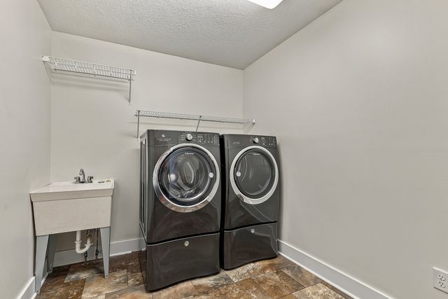 3877 Sparrow Court, Bettendorf, IA 52722