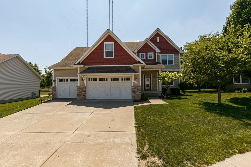 3877 Sparrow Court, Bettendorf, IA 52722