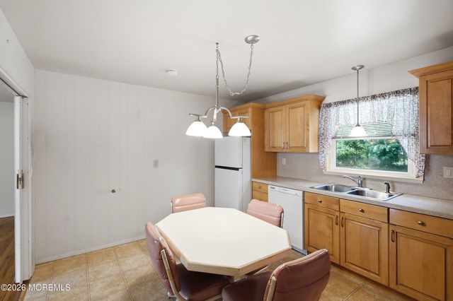 15 Tamarack Drive, Manalapan, NJ 07726