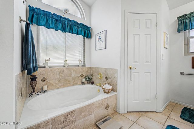 5643 E ANGELA Drive, Scottsdale, AZ 85254