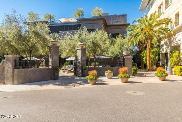 5643 E ANGELA Drive, Scottsdale, AZ 85254