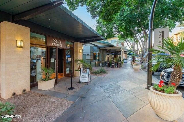 5643 E ANGELA Drive, Scottsdale, AZ 85254