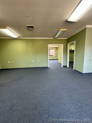 325 Chamberlain Highway 8, Meriden, CT 06451