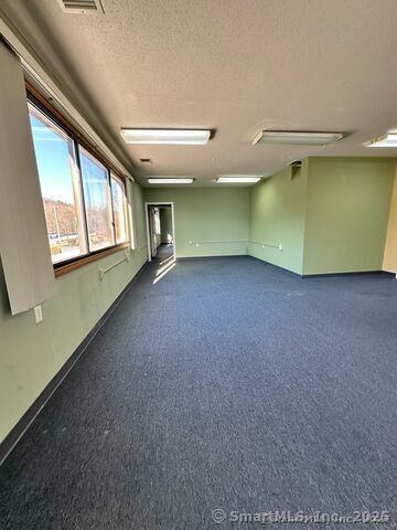 325 Chamberlain Highway 8, Meriden, CT 06451