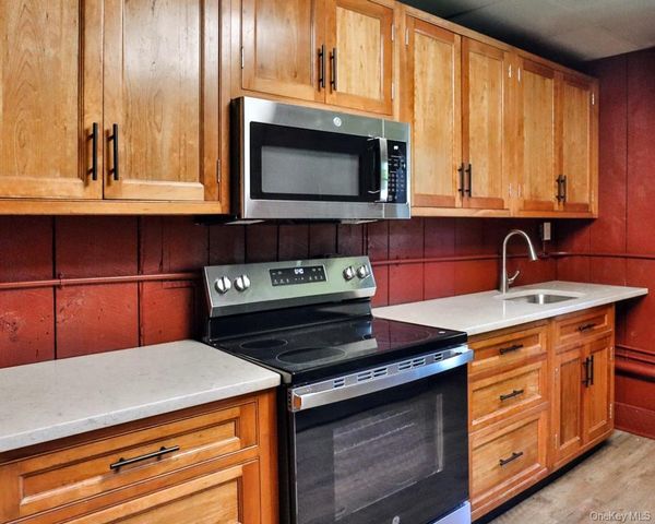 16 Almond Tree Lane, Warwick, NY 10990