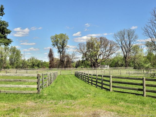 16 Almond Tree Lane, Warwick, NY 10990
