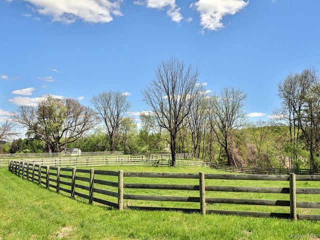 16 Almond Tree Lane, Warwick, NY 10990