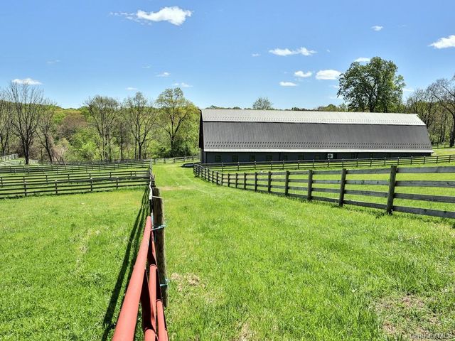 16 Almond Tree Lane, Warwick, NY 10990