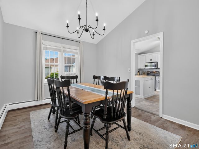 25 Penny Lane, New London, CT 06320