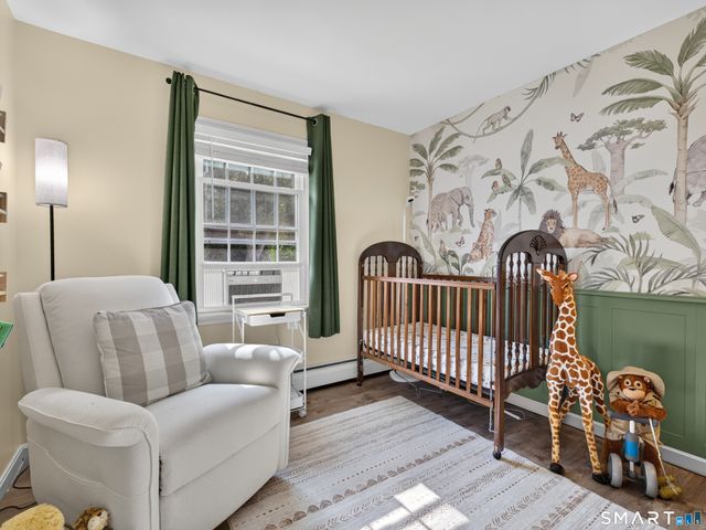 25 Penny Lane, New London, CT 06320