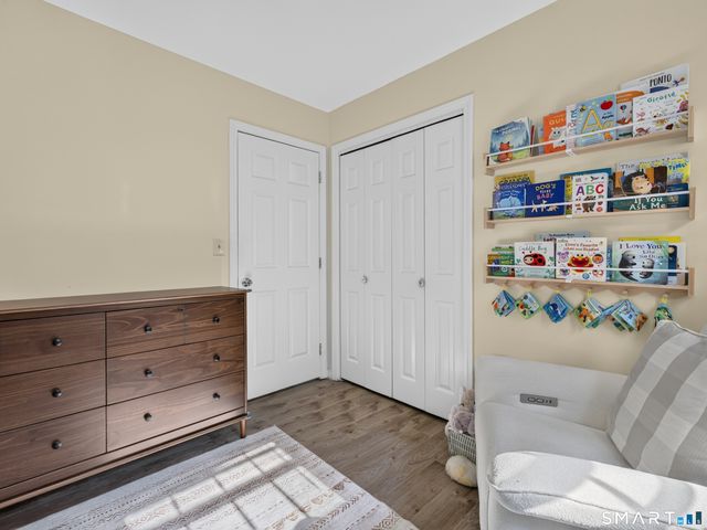 25 Penny Lane, New London, CT 06320