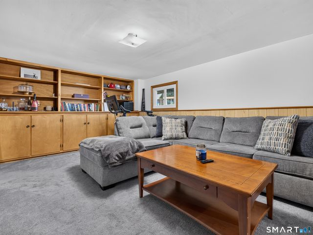 25 Penny Lane, New London, CT 06320