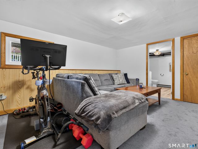 25 Penny Lane, New London, CT 06320