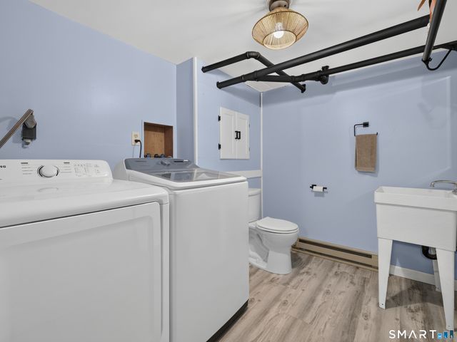 25 Penny Lane, New London, CT 06320