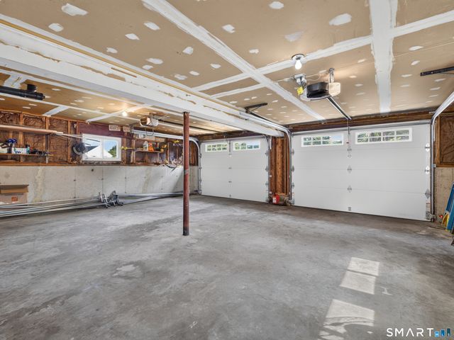 25 Penny Lane, New London, CT 06320