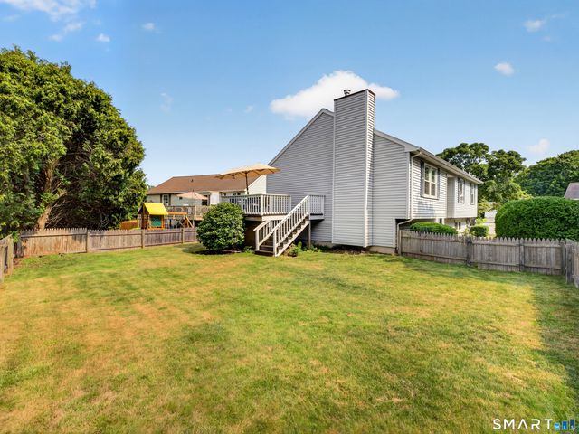 25 Penny Lane, New London, CT 06320