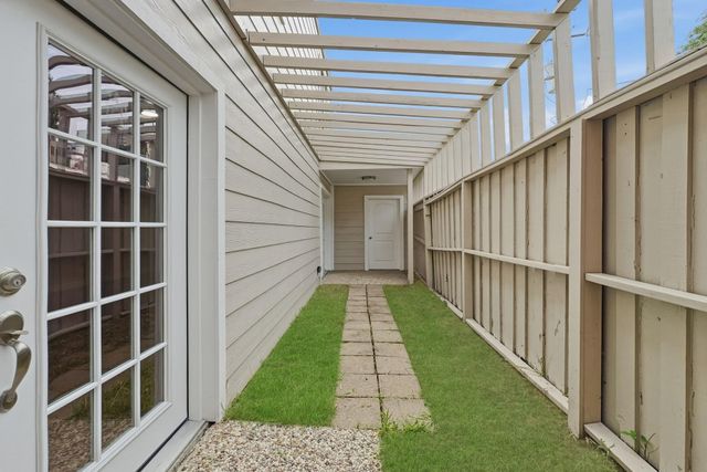 2243 W Alabama Street 10, Houston, TX 77098