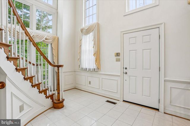 8912 BARROWGATE CT, Potomac, MD 20854