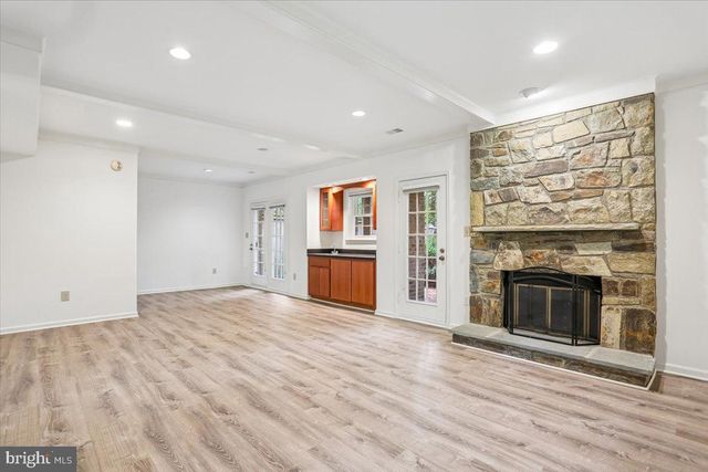 8912 BARROWGATE CT, Potomac, MD 20854