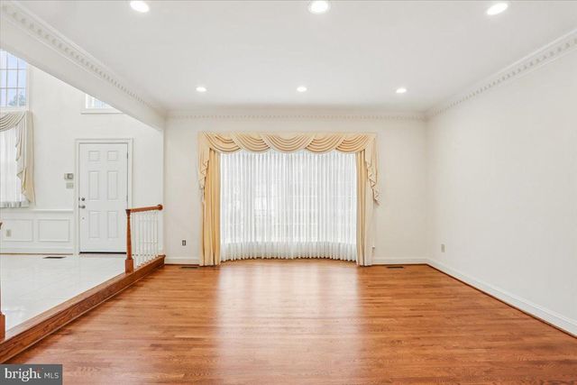 8912 BARROWGATE CT, Potomac, MD 20854