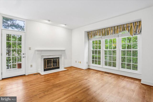 8912 BARROWGATE CT, Potomac, MD 20854