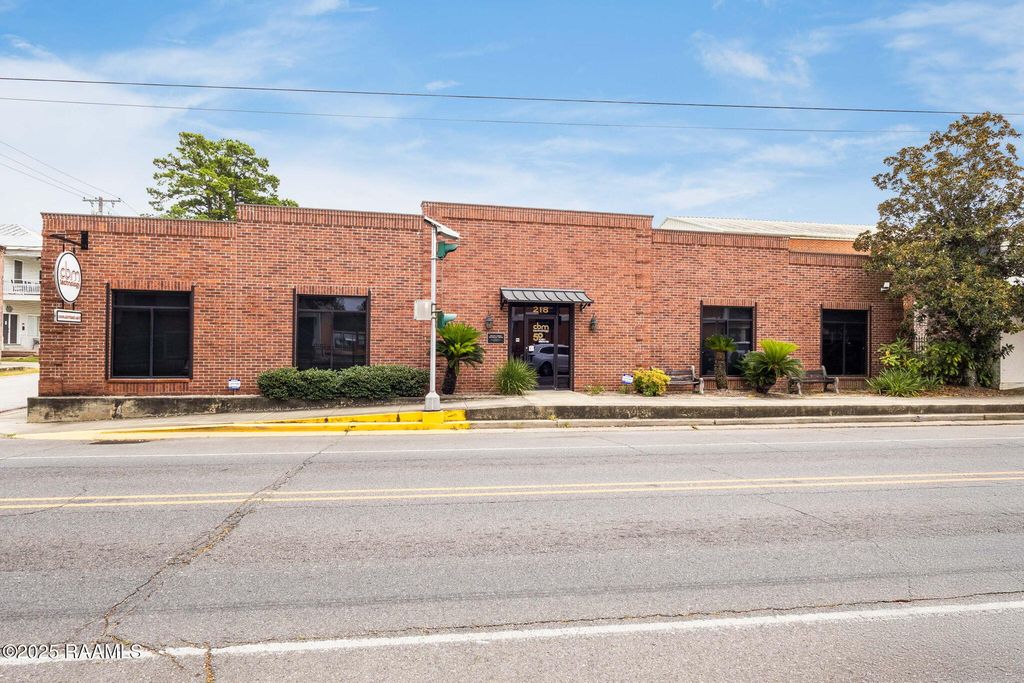 218 E Bridge Street, Breaux Bridge, LA 70517