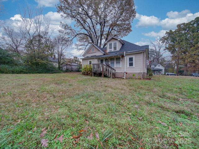 126 E Division Avenue, Salisbury, NC 28144