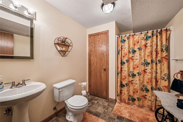 405 D Avenue, Atkins, IA 52206