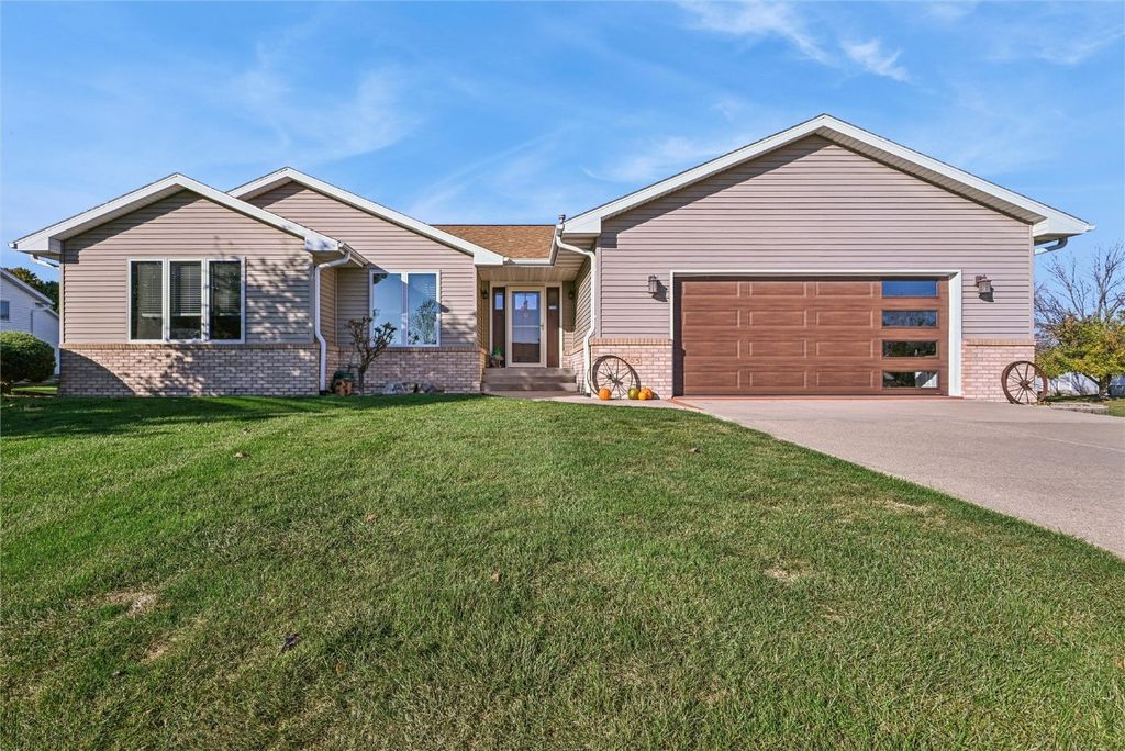 405 D Avenue, Atkins, IA 52206