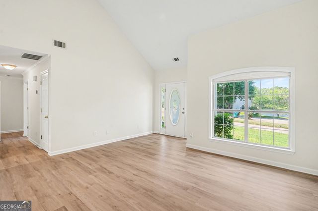 92 Dogwood Lakes Drive, Hampton, GA 30228