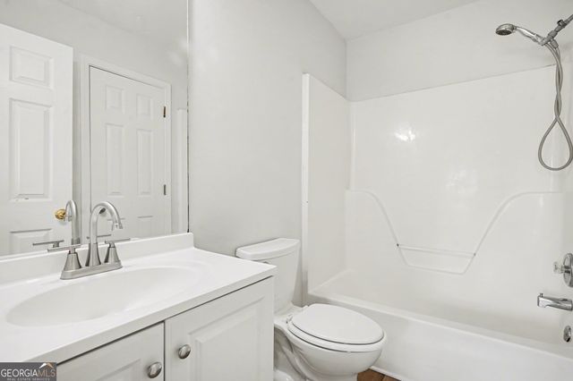 92 Dogwood Lakes Drive, Hampton, GA 30228