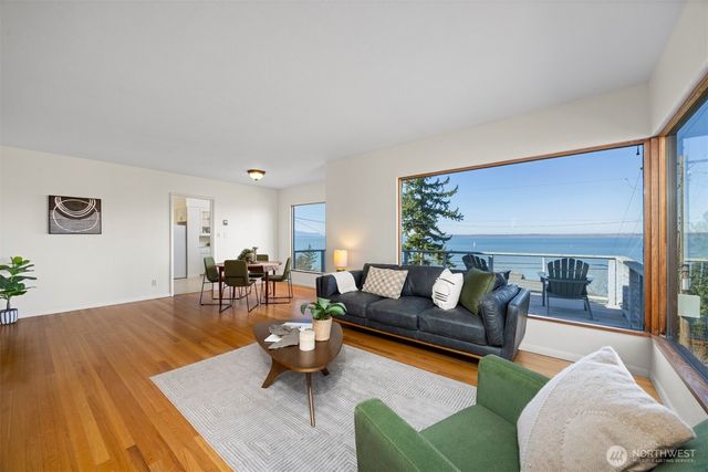 302 S Forest Street, Bellingham, WA 98225