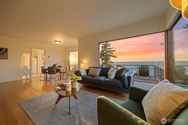 302 S Forest Street, Bellingham, WA 98225