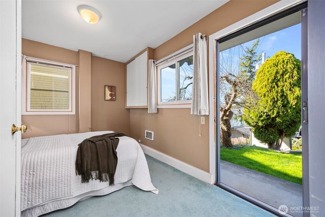 302 S Forest Street, Bellingham, WA 98225