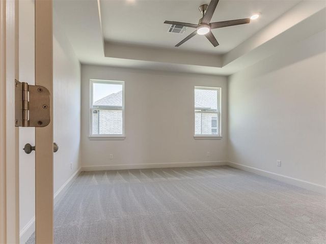508 S Freedom Drive, Mustang, OK 73064