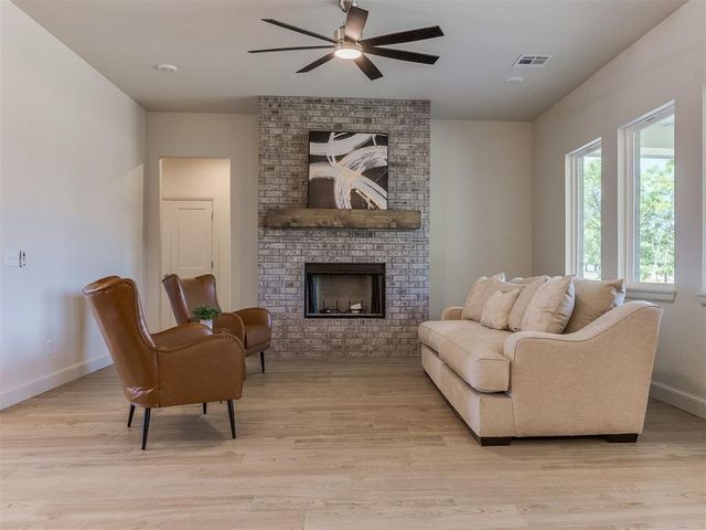 508 S Freedom Drive, Mustang, OK 73064