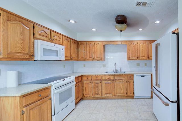 166 Maribeau NW Square, Atlanta, GA 30327