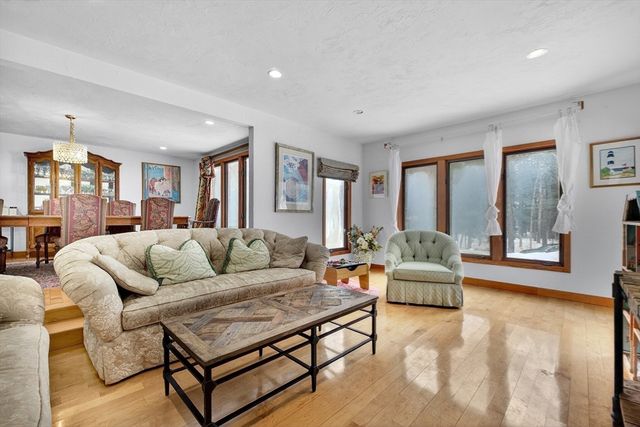 6 Smith Hill, Lincoln, MA 01773