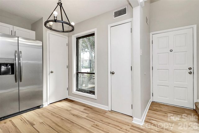 7931 Charter Oak Lane, Charlotte, NC 28226