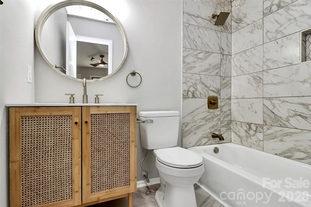 7931 Charter Oak Lane, Charlotte, NC 28226