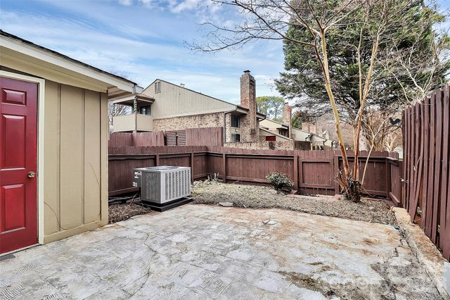 7931 Charter Oak Lane, Charlotte, NC 28226