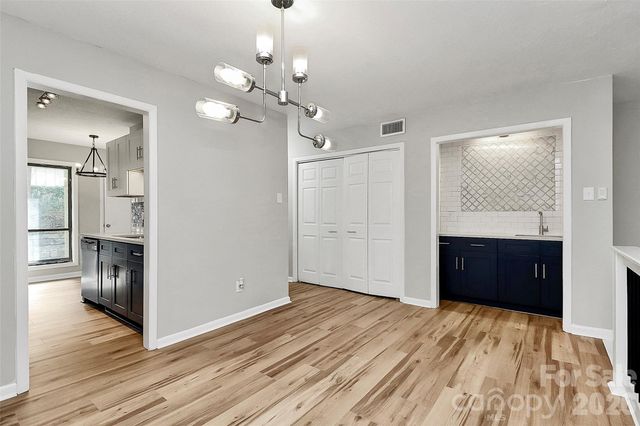 7931 Charter Oak Lane, Charlotte, NC 28226